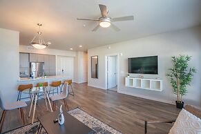 KLVG - V on Broadway