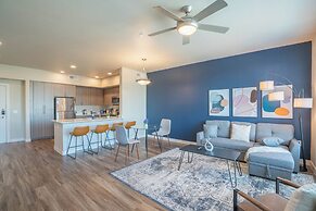 KLVG - V on Broadway