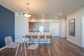 KLVG - V on Broadway