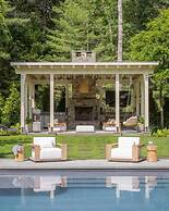 Luxurious 8 Bedroom Retreat With Pool East Hampton