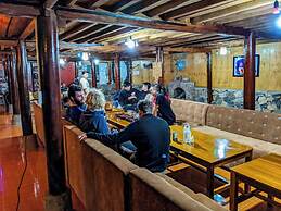 Long Co Tran Homestay