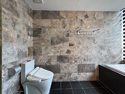 NINE HOUSING 535 Kim Ma