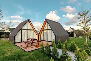 Summer Bay Beach Club & Cabins Sihanoukville by Preference