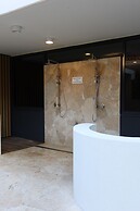 Luxury Palm Beach 1 BDR in The Village