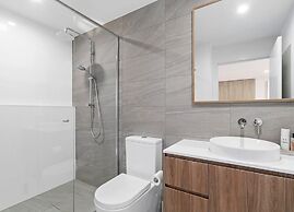 Luxury Palm Beach 1 BDR in The Village