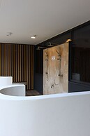 Luxury Palm Beach 1 BDR in The Village