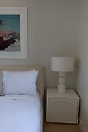 Luxury Palm Beach 1 BDR in The Village