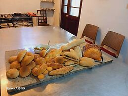 Alankuda Dolphin Village Hotel