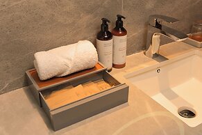 Model J Hotel Jakarta Soekarno Hatta Airport