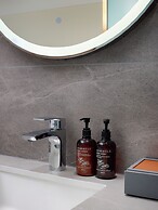 Model J Hotel Jakarta Soekarno Hatta Airport