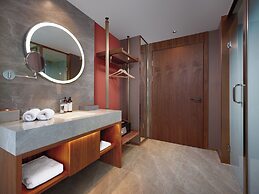 Model J Hotel Jakarta Soekarno Hatta Airport