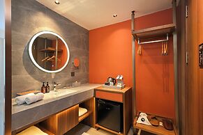 Model J Hotel Jakarta Soekarno Hatta Airport