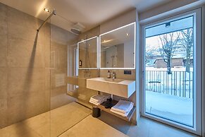 LH Suites - New Opening