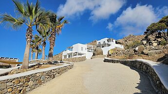 Mykonos4Islands Seaside Homes and Suites
