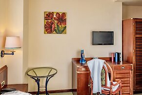 Hotel in Cecina just 100 mt from the sea