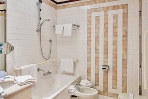 Hotel in Cecina just 100 mt from the sea