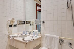 Hotel in Cecina just 100 mt from the sea