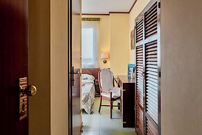 Hotel in Cecina just 100 mt from the sea