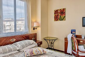 Hotel in Cecina just 100 mt from the sea