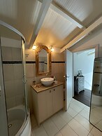 Simple Stay Vari s House