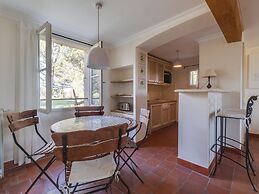 Holiday Flats at Domaine de Saint-endreol With Golf, SPA and Pool