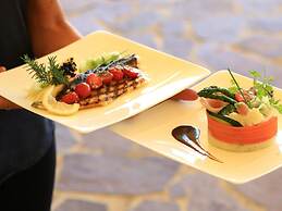 Holiday Flats at Domaine de Saint-endreol With Golf, SPA and Pool