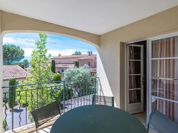 Holiday Flats at Domaine de Saint-endreol With Golf, SPA and Pool