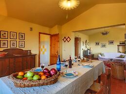 Cozy Farmhouse in Paciano With Private Pool
