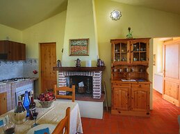Cozy Farmhouse in Paciano With Private Pool