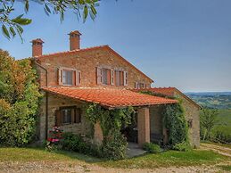 Cozy Farmhouse in Paciano With Private Pool
