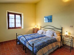 Cozy Farmhouse in Paciano With Private Pool