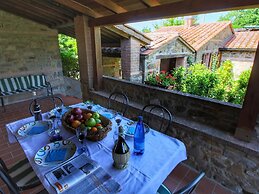 Cozy Farmhouse in Paciano With Private Pool