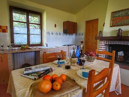 Cozy Farmhouse in Paciano With Private Pool