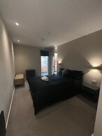 O M Luxurious Apartments