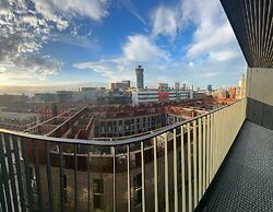 O M Luxurious Apartments