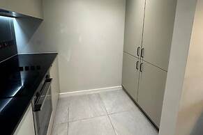 Apartment - Sleeps 4, Pets Allowed & Free Parking