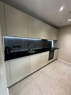 O M Luxurious Apartments