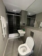 O M Luxurious Apartments