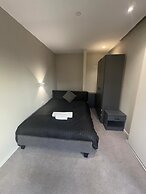 O M Luxurious Apartments