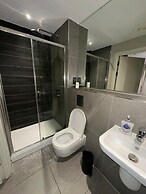 O M Luxurious Apartments