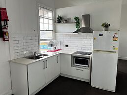 The Palm Hamilton Backpackers