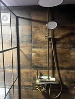 The Palm Hamilton Backpackers