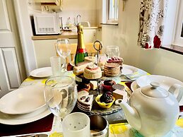 Saltwater Holiday Lodge - for Penzance & St Ives