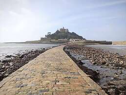 Saltwater Holiday Lodge - for Penzance & St Ives