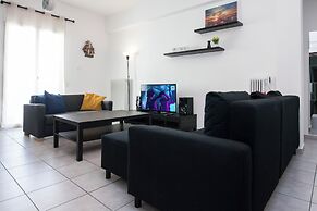 Stylish 1 Bd Apt w Balcony in Petralona