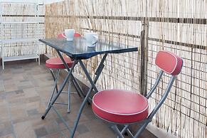 Stylish 1 Bd Apt w Balcony in Petralona