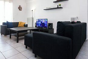 Stylish 1 Bd Apt w Balcony in Petralona