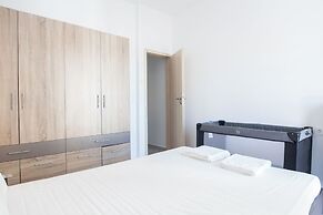 Stylish 1 Bd Apt w Balcony in Petralona