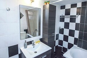 Stylish 1 Bd Apt w Balcony in Petralona