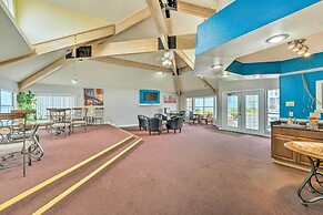 11 Mi to Disney & Pool Access: Kissimmee Condo!